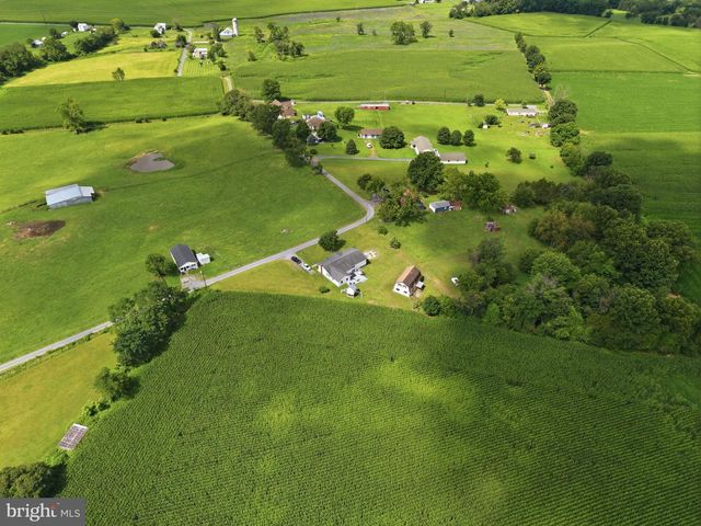 204 HILLIARDS DR, Luray, VA 22835