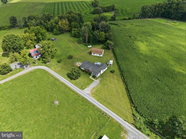 204 HILLIARDS DR, Luray, VA 22835