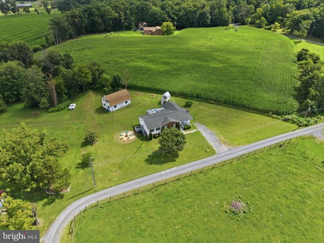 204 HILLIARDS DR, Luray, VA 22835