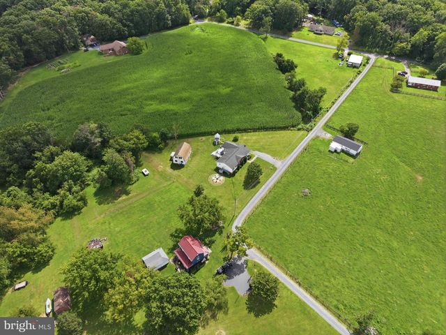 204 HILLIARDS DR, Luray, VA 22835