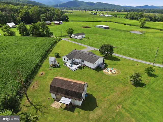 204 HILLIARDS DR, Luray, VA 22835