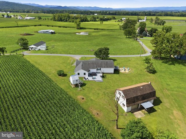 204 HILLIARDS DR, Luray, VA 22835