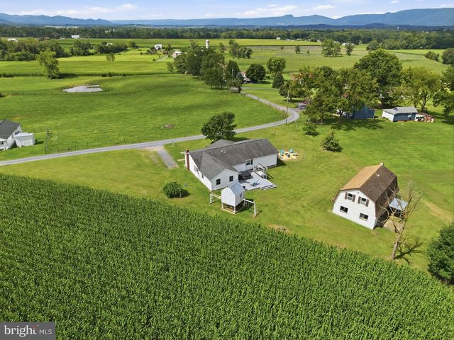 204 HILLIARDS DR, Luray, VA 22835