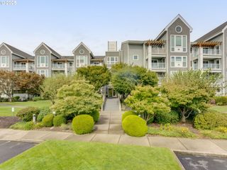 520 Se COLUMBIA RIVER Dr 132, Vancouver, WA 98661