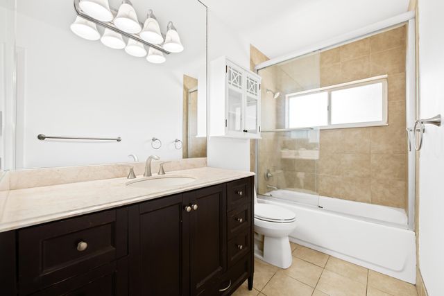 18451 Spanish Isles Place, Boca Raton, FL 33496