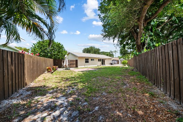18451 Spanish Isles Place, Boca Raton, FL 33496