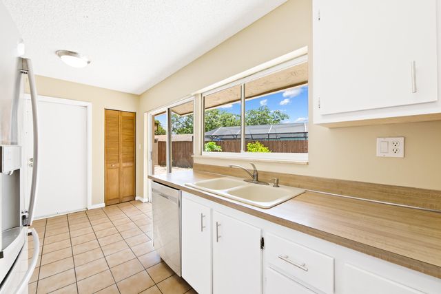 18451 Spanish Isles Place, Boca Raton, FL 33496