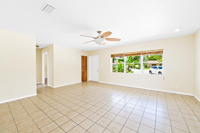 18451 Spanish Isles Place, Boca Raton, FL 33496