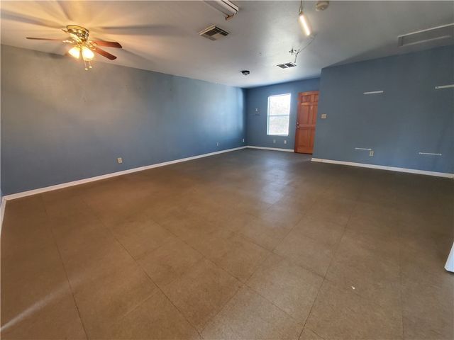 1041 Whitaker Dr, Corpus Christi, TX 78412