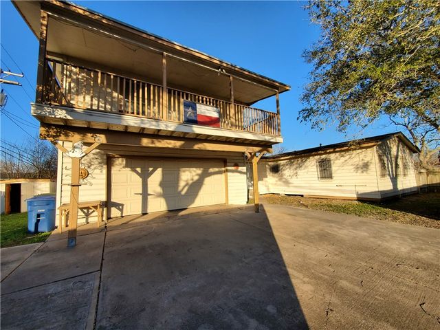 1041 Whitaker Dr, Corpus Christi, TX 78412