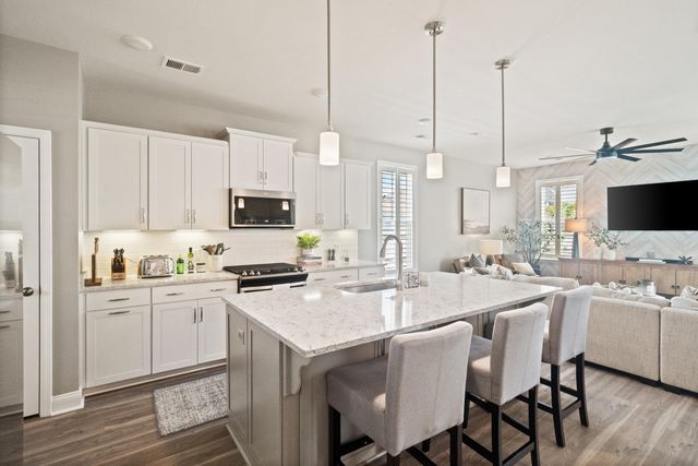 645 Blueway Avenue, Summerville, SC 29486