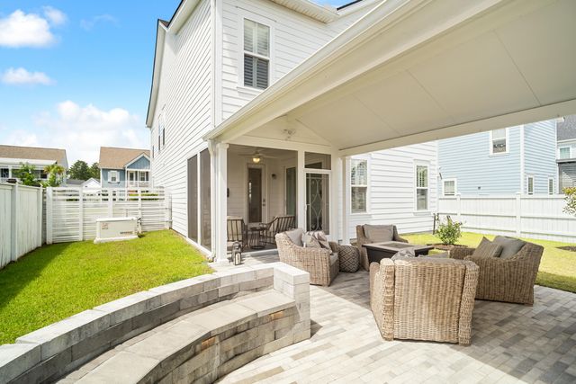 645 Blueway Avenue, Summerville, SC 29486