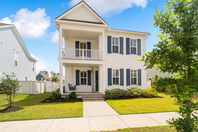 645 Blueway Avenue, Summerville, SC 29486