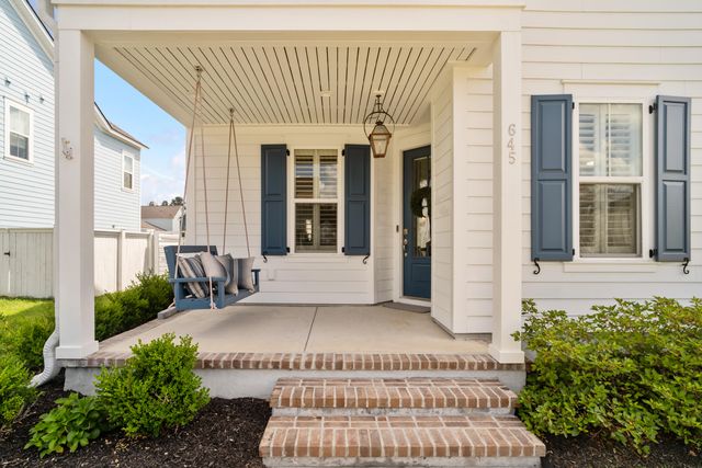 645 Blueway Avenue, Summerville, SC 29486