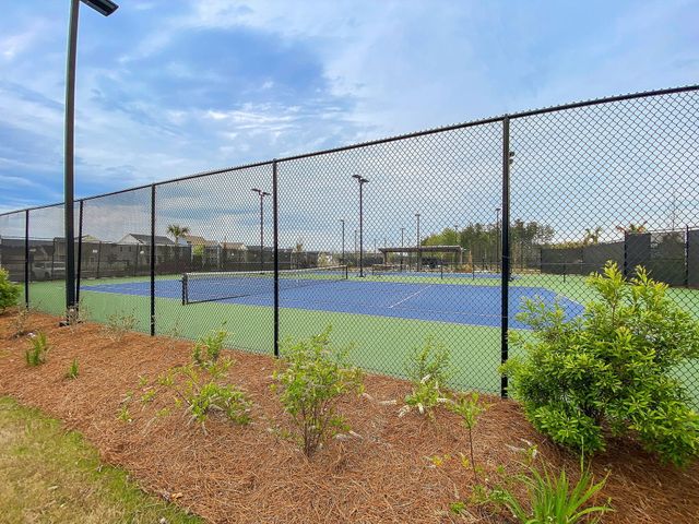 645 Blueway Avenue, Summerville, SC 29486