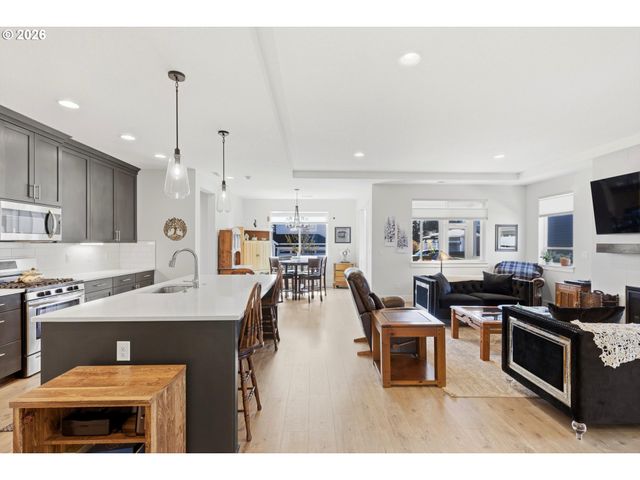 626 Sw 49TH Dr, Gresham, OR 97080