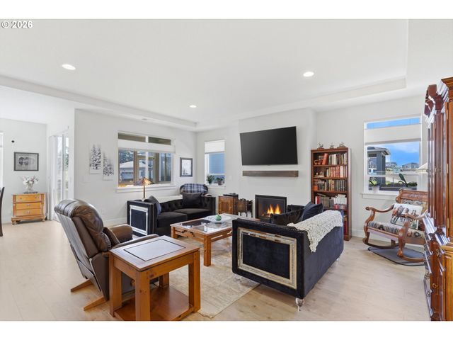 626 Sw 49TH Dr, Gresham, OR 97080