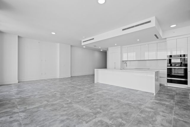 220 Lake Shore Drive 1202, Lake Park, FL 33403