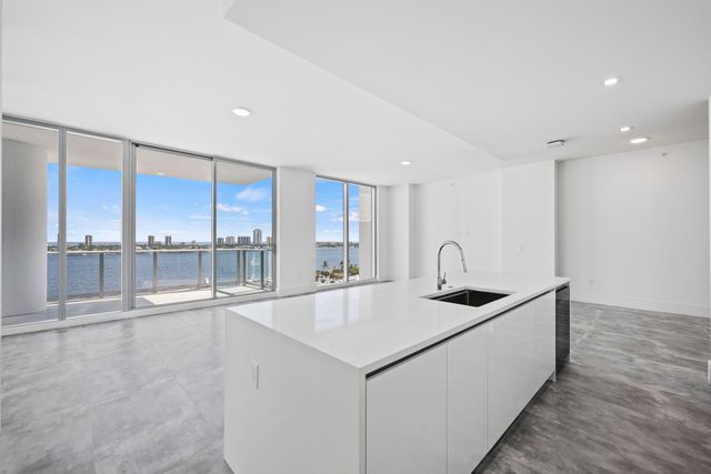 220 Lake Shore Drive 1202, Lake Park, FL 33403