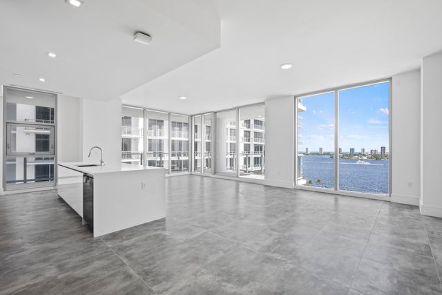220 Lake Shore Drive 1202, Lake Park, FL 33403
