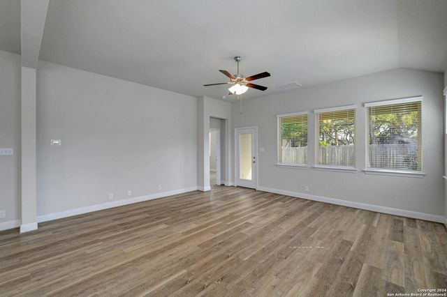 5531 PIN PT, San Antonio, TX 78266