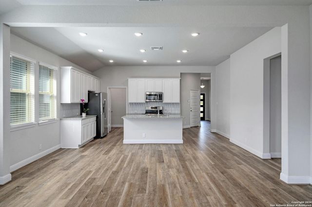 5531 PIN PT, San Antonio, TX 78266