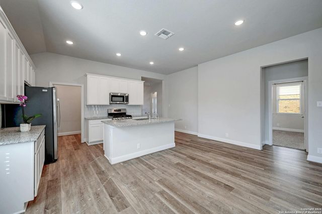 5531 PIN PT, San Antonio, TX 78266