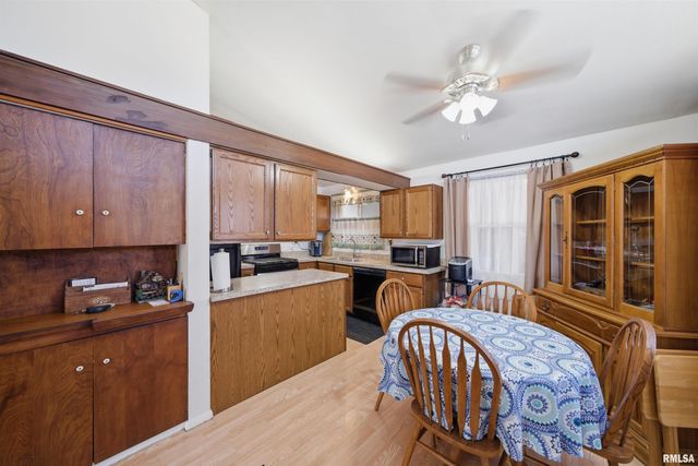 2214 GLENDALE Drive, Pekin, IL 61554