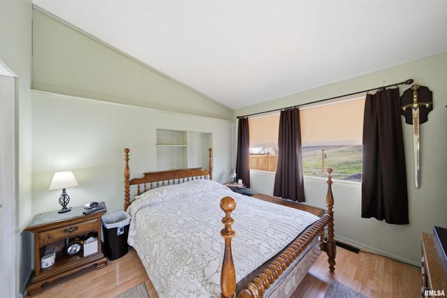 2214 GLENDALE Drive, Pekin, IL 61554