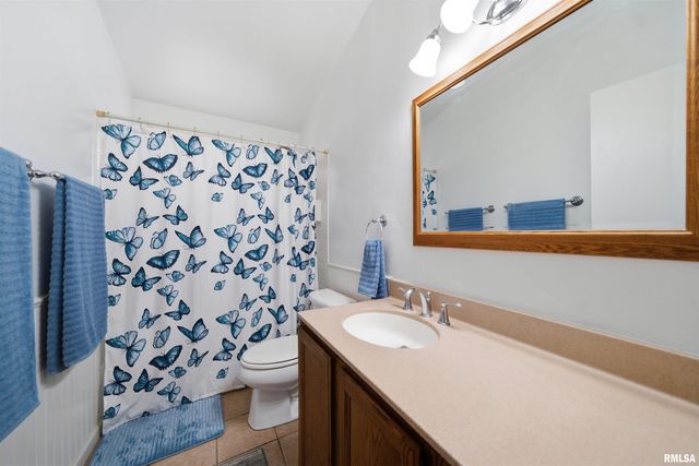 2214 GLENDALE Drive, Pekin, IL 61554