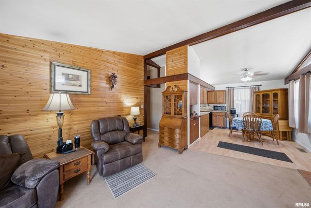 2214 GLENDALE Drive, Pekin, IL 61554