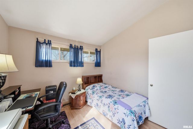 2214 GLENDALE Drive, Pekin, IL 61554