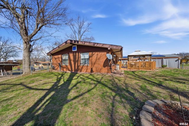 2214 GLENDALE Drive, Pekin, IL 61554