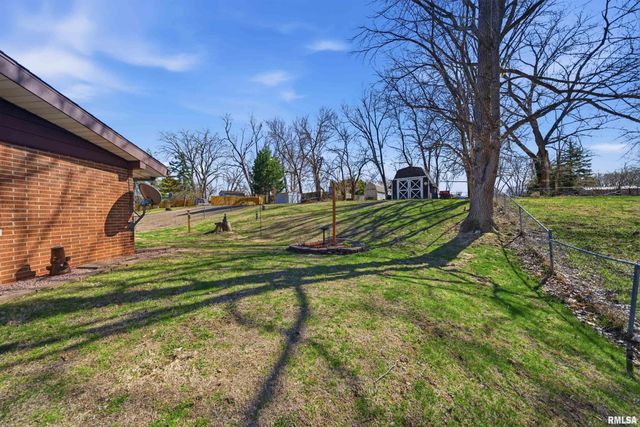 2214 GLENDALE Drive, Pekin, IL 61554