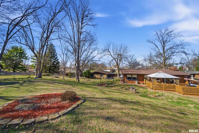 2214 GLENDALE Drive, Pekin, IL 61554