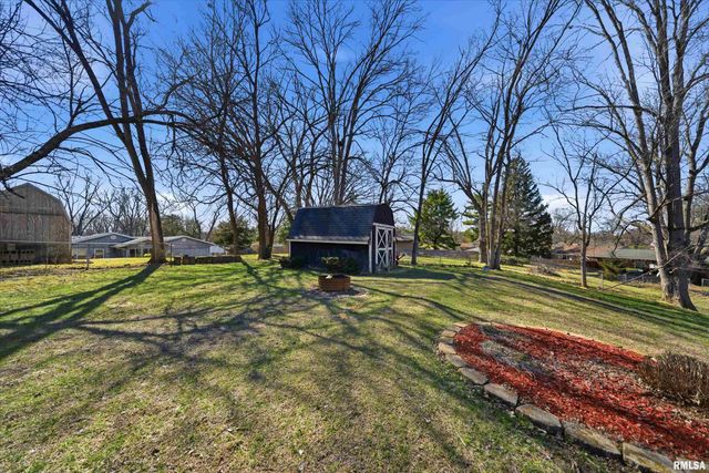 2214 GLENDALE Drive, Pekin, IL 61554