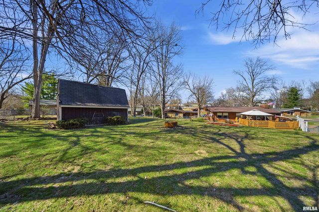 2214 GLENDALE Drive, Pekin, IL 61554