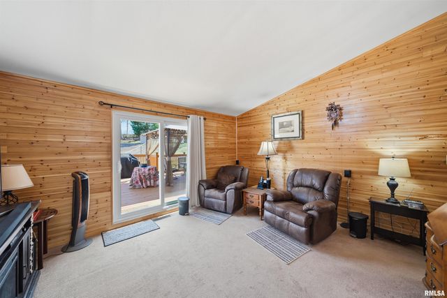 2214 GLENDALE Drive, Pekin, IL 61554