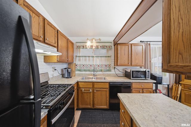 2214 GLENDALE Drive, Pekin, IL 61554