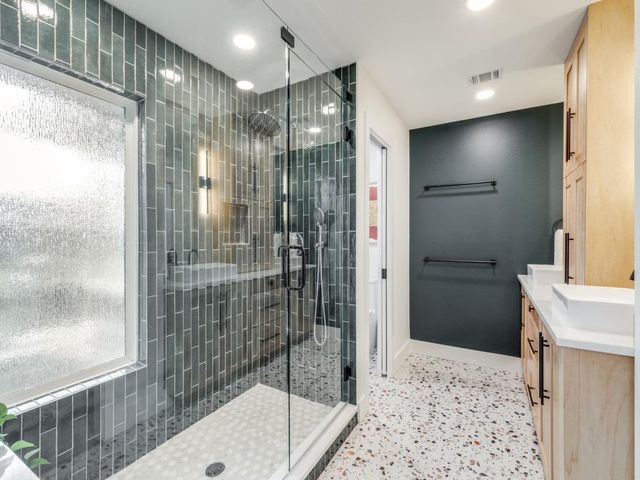 2209 Fair Oaks DR, Austin, TX 78745