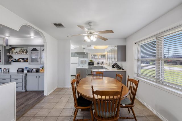 727 Partridge Lane, Eagle Lake, TX 77434