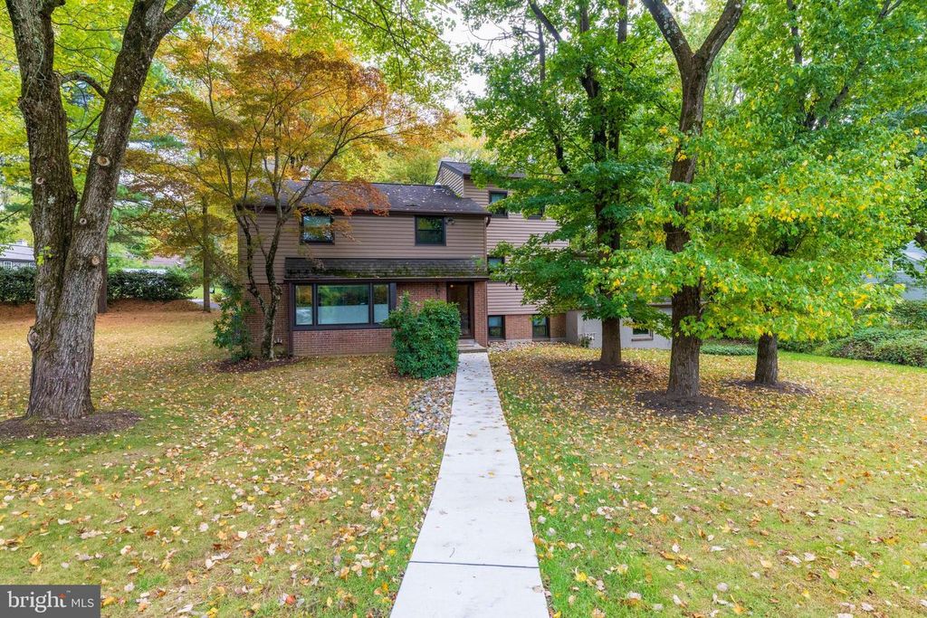 2390 TERWOOD RD, Huntingdon Valley, PA 19006