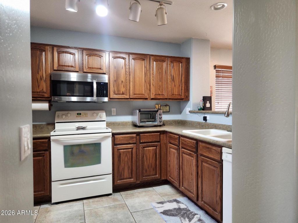 36 S VALENCIA Court, Casa Grande, AZ 85194 — photo 2