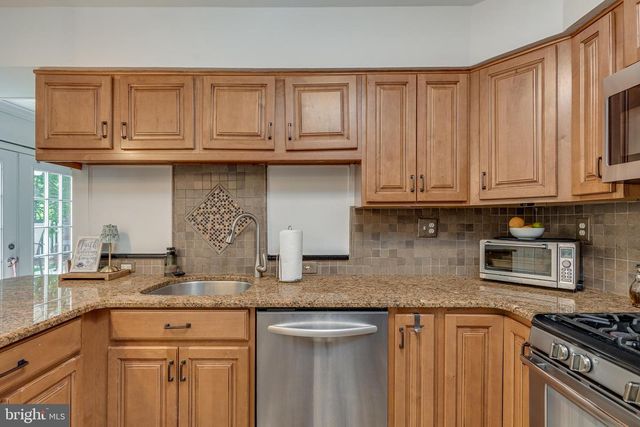 255 BURNAMWOOD DR, Mount Laurel, NJ 08054