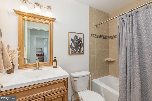 255 BURNAMWOOD DR, Mount Laurel, NJ 08054