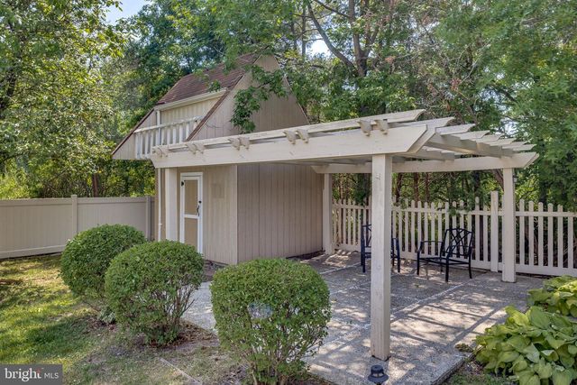 255 BURNAMWOOD DR, Mount Laurel, NJ 08054