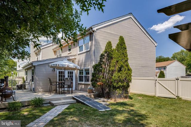 255 BURNAMWOOD DR, Mount Laurel, NJ 08054
