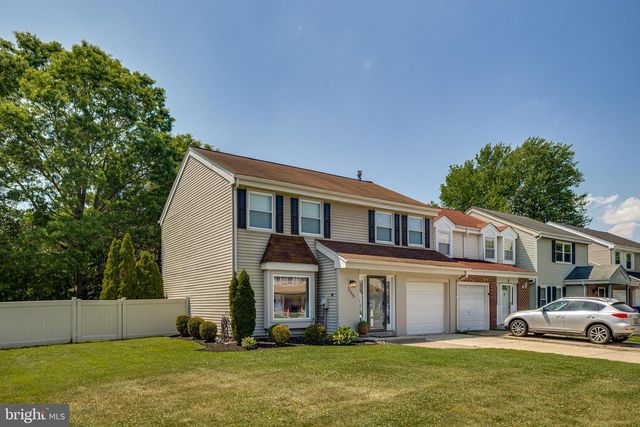 255 BURNAMWOOD DR, Mount Laurel, NJ 08054