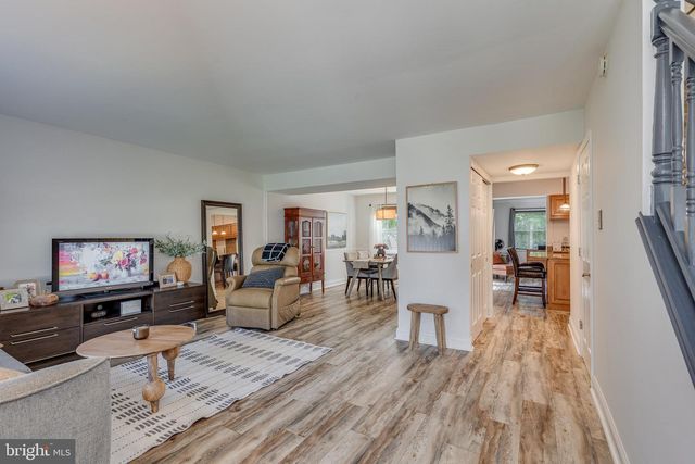 255 BURNAMWOOD DR, Mount Laurel, NJ 08054