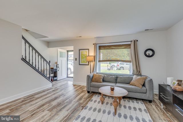 255 BURNAMWOOD DR, Mount Laurel, NJ 08054